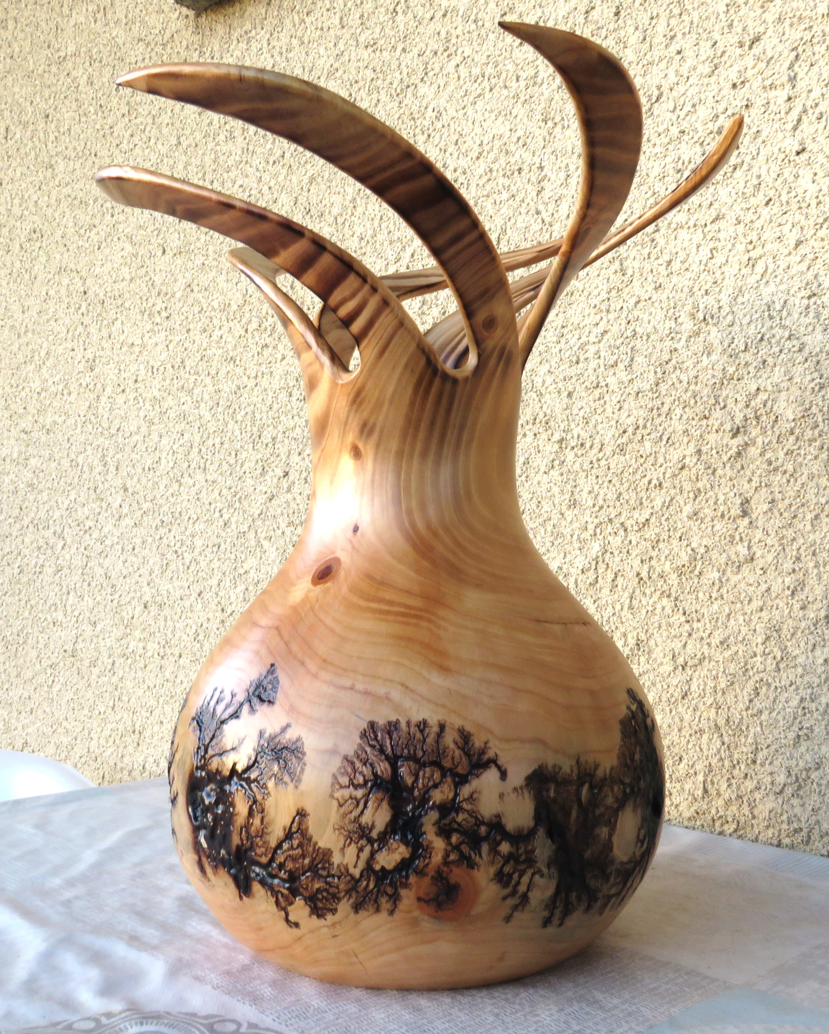 Vase en cyprès, dessin méthode Liechtenberg