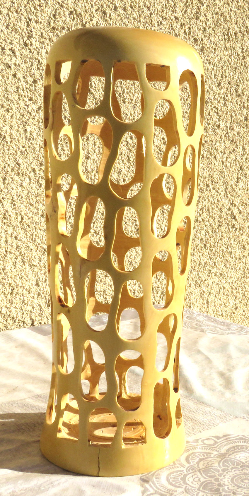Vase en buis ajouré